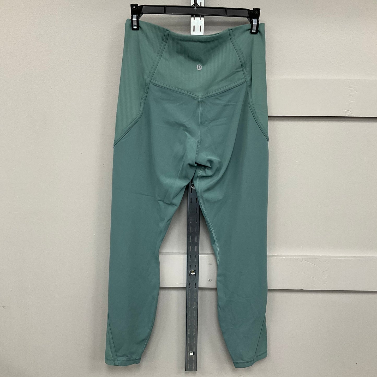 ATHLETIC LEGGINGS by LULULEMON In GREEN, Size: 8