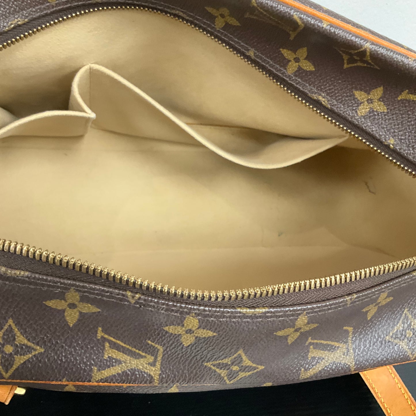 Handbag Luxury Designer By Louis Vuitton In Brown, Size:Medium
