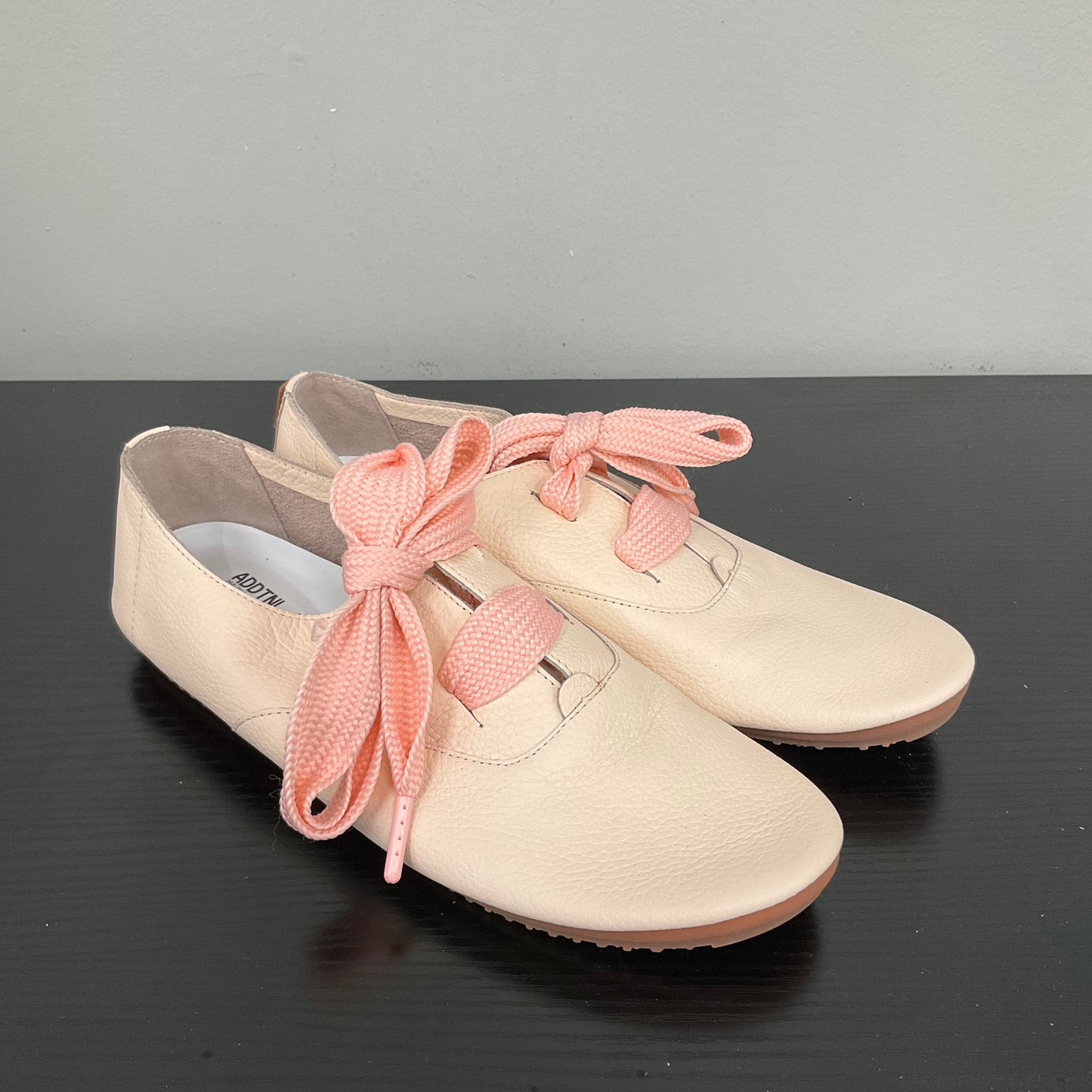 SHOES FLATS by CLOTHES MENTOR In PINK, Size: 8.5