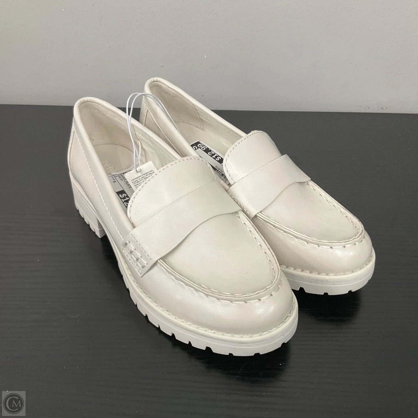 Shoes Flats By Old Navy In Cream, Size: 6
