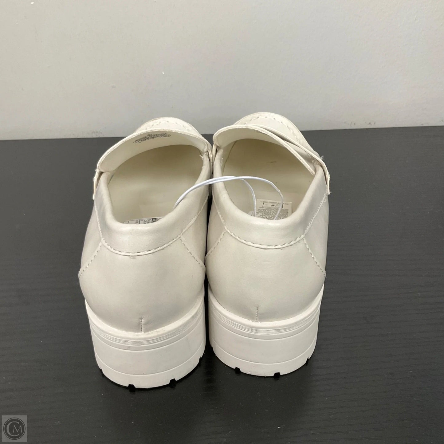 Shoes Flats By Old Navy In Cream, Size: 6