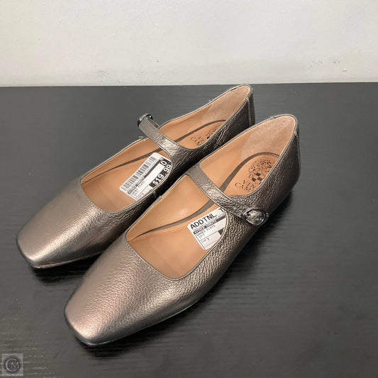 Shoes Flats By Vince Camuto In Gold, Size: 7