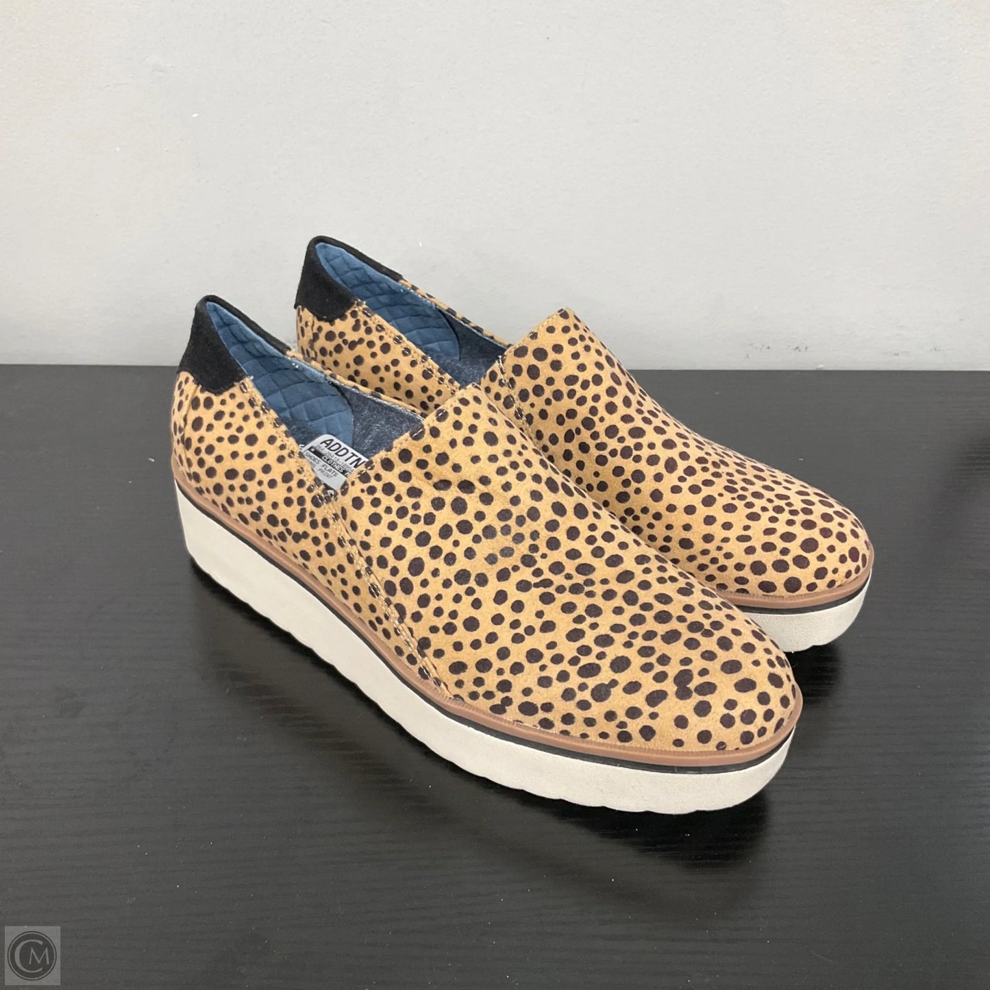 Shoes Flats By Clothes Mentor In Animal Print, Size: 8