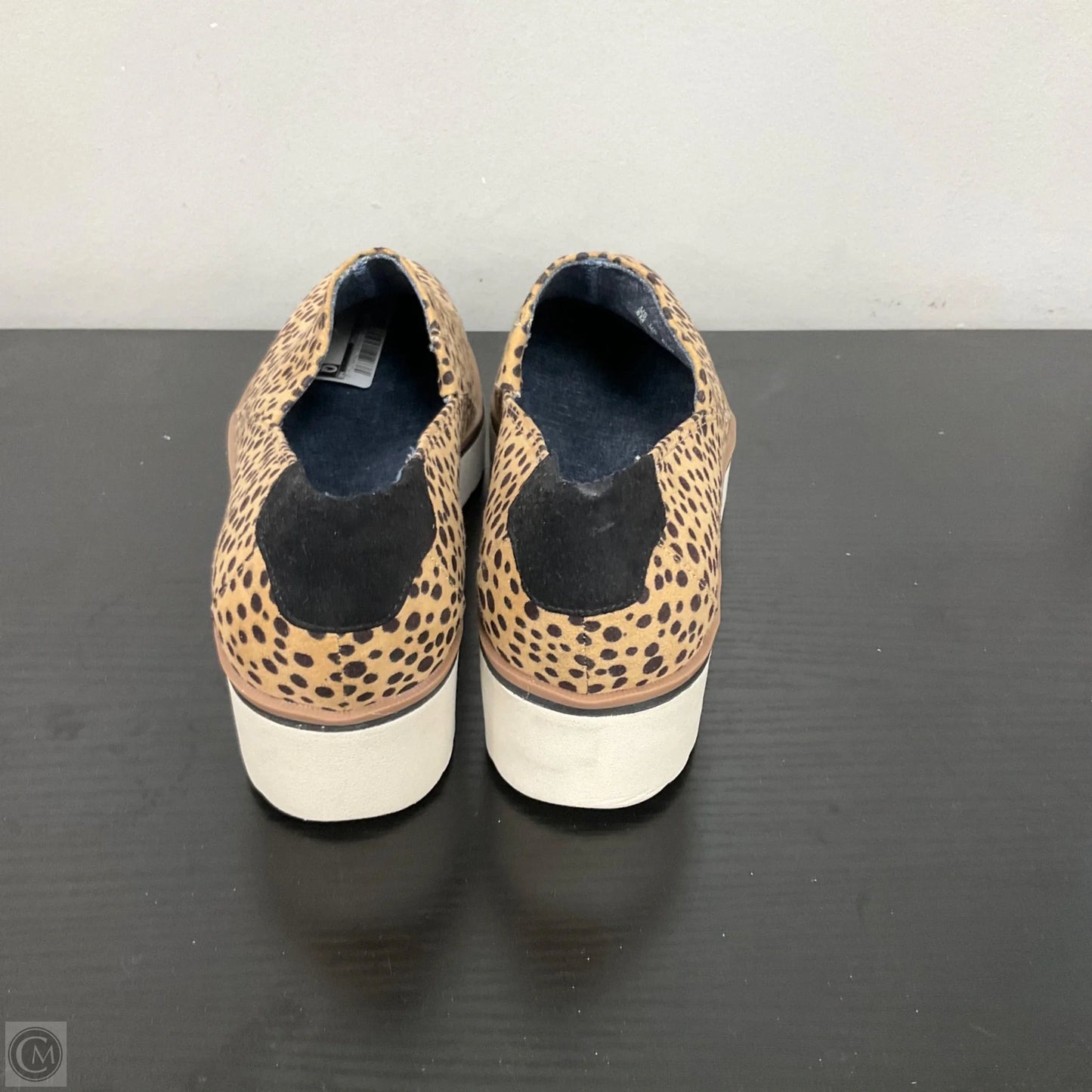Shoes Flats By Clothes Mentor In Animal Print, Size: 8