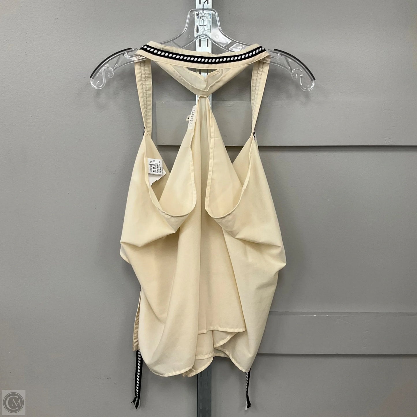 Top Sleeveless By Clothes Mentor In Cream, Size: M