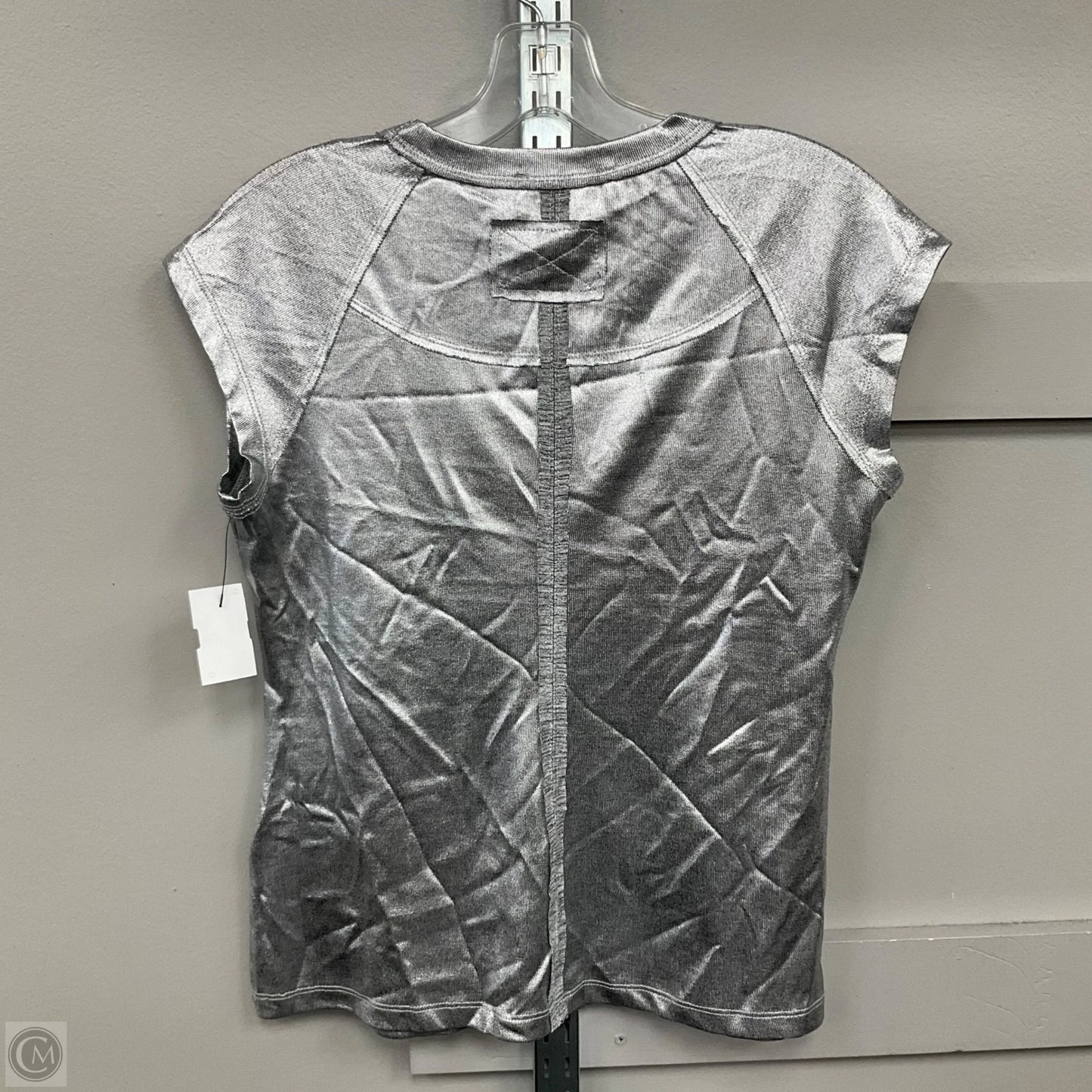 Top Short Sleeve By Veveret In Silver, Size: S