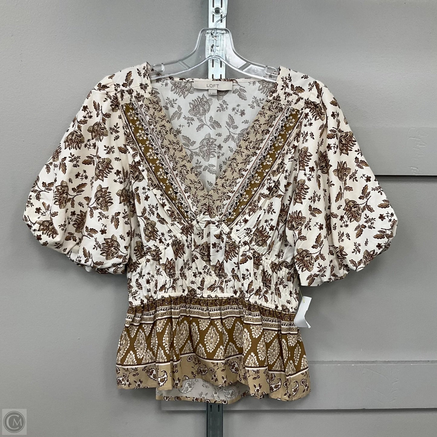 Top Short Sleeve By Loft In Tan & White, Size: M