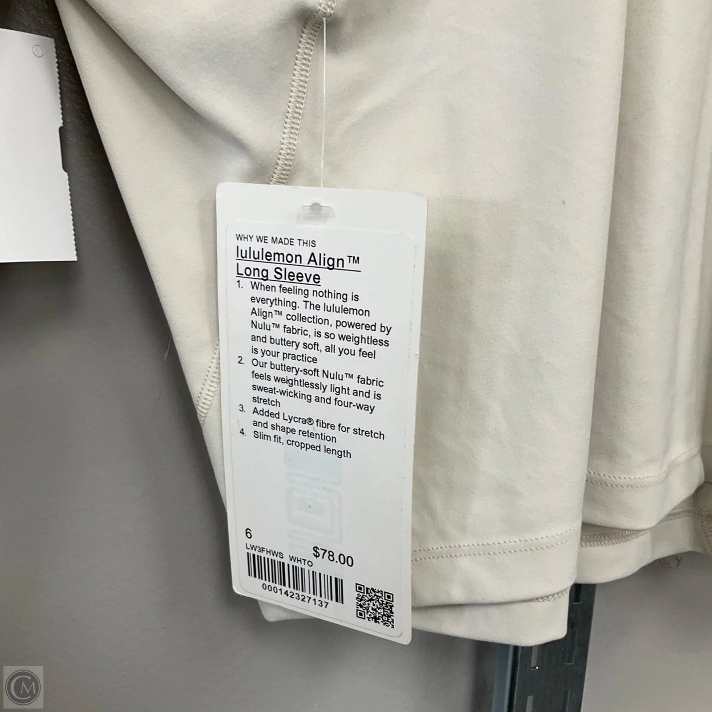 Athletic Top Long Sleeve Crewneck By Lululemon In Cream, Size: 6