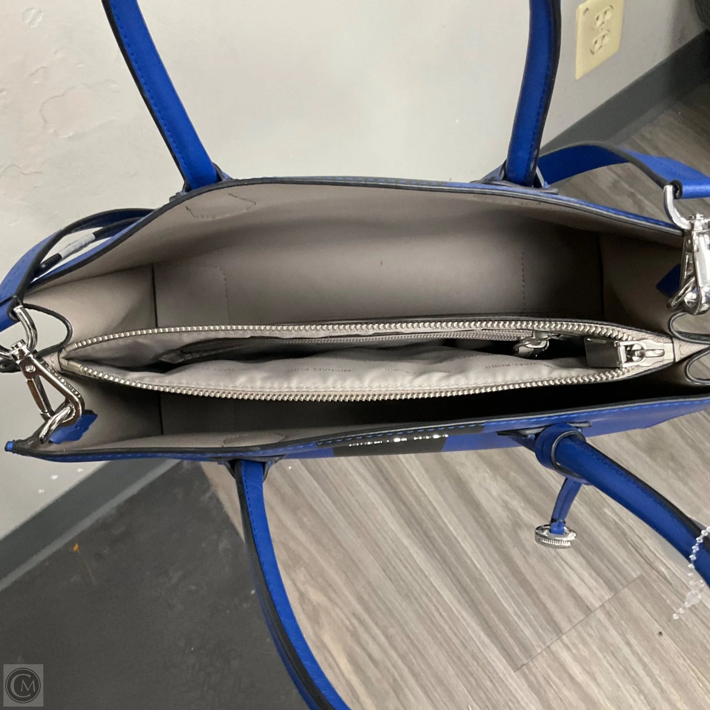 Handbag Designer By Michael Kors, Size: Medium