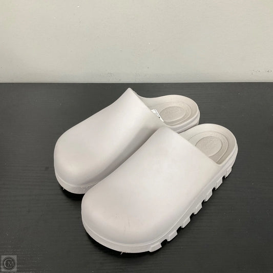 Shoes Flats By Free People In Grey, Size: 6