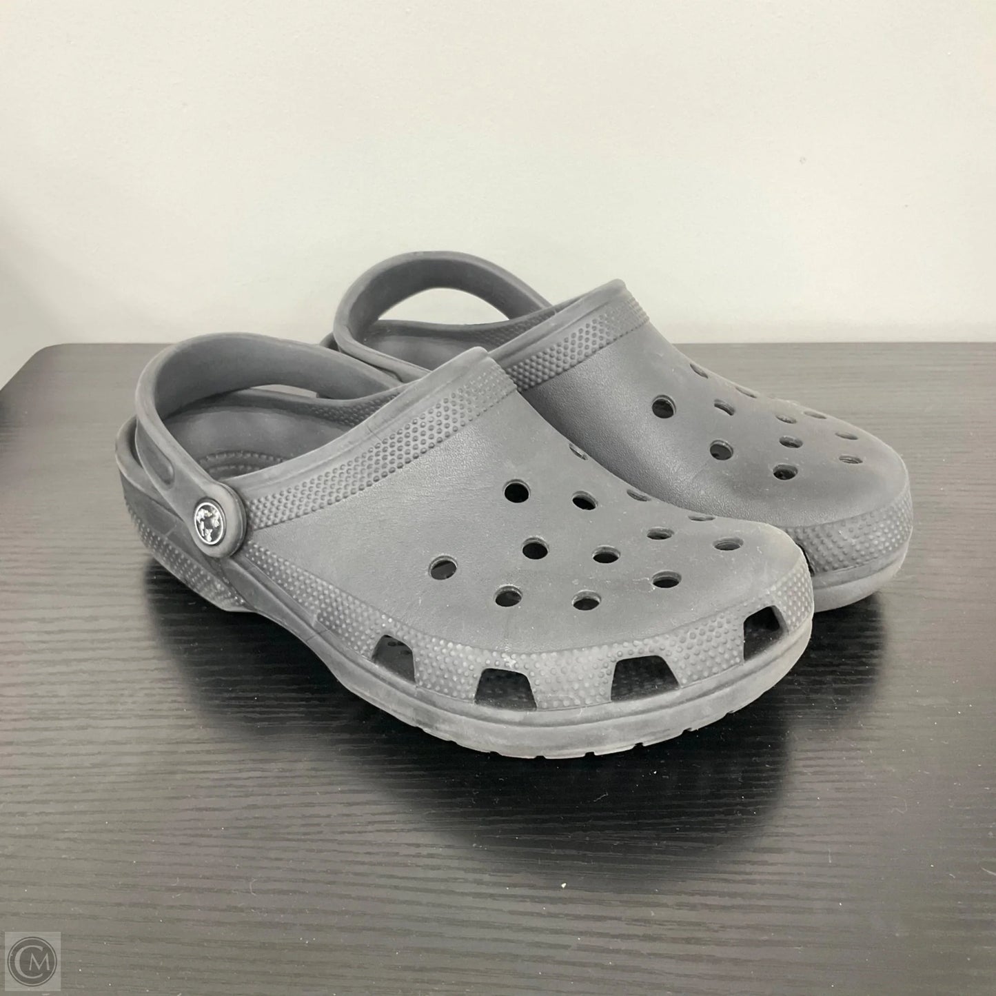 Shoes Flats By Crocs In Black, Size: 9