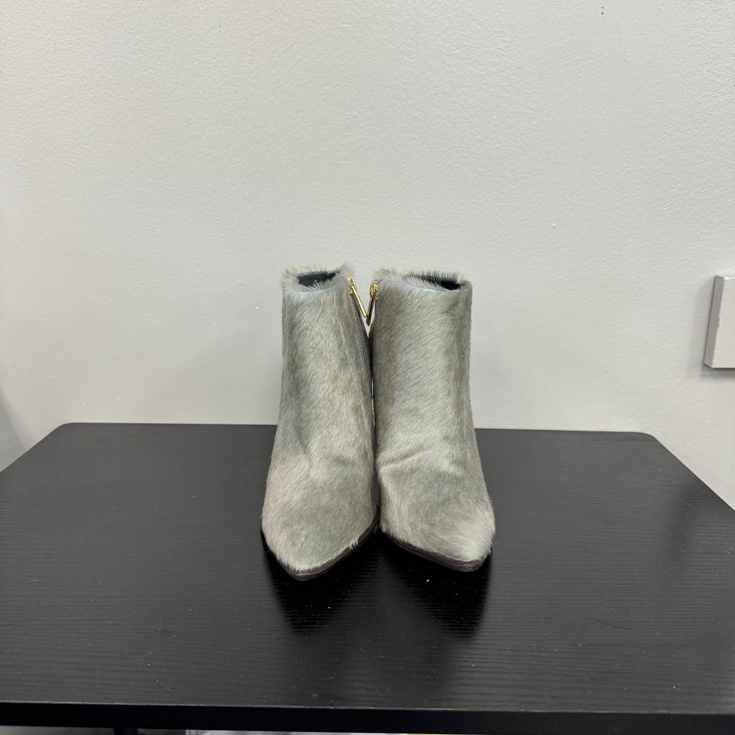 Boots Ankle Heels By Clothes Mentor In Grey, Size: 7