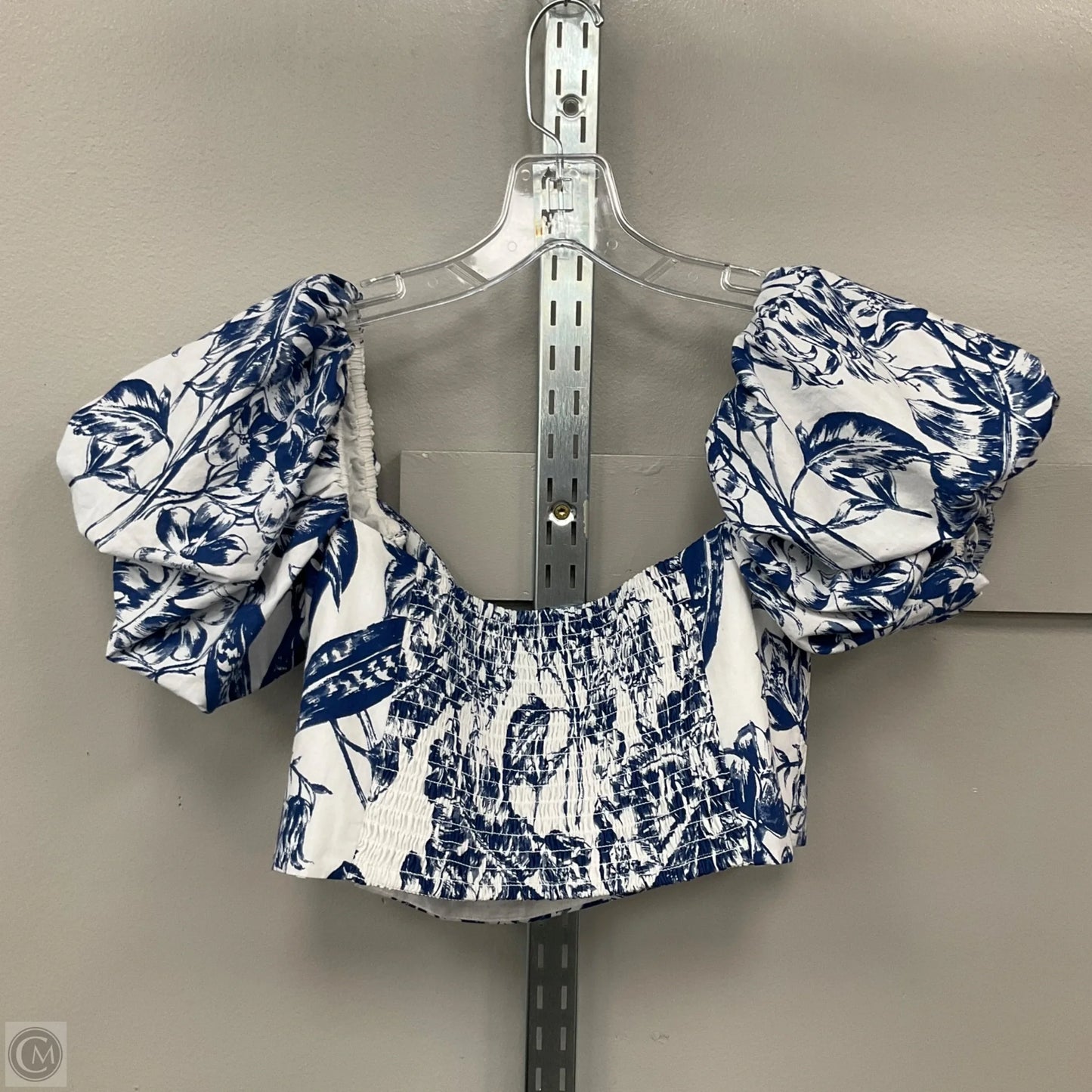 Top Short Sleeve By Abercrombie And Fitch In Blue & White, Size: M