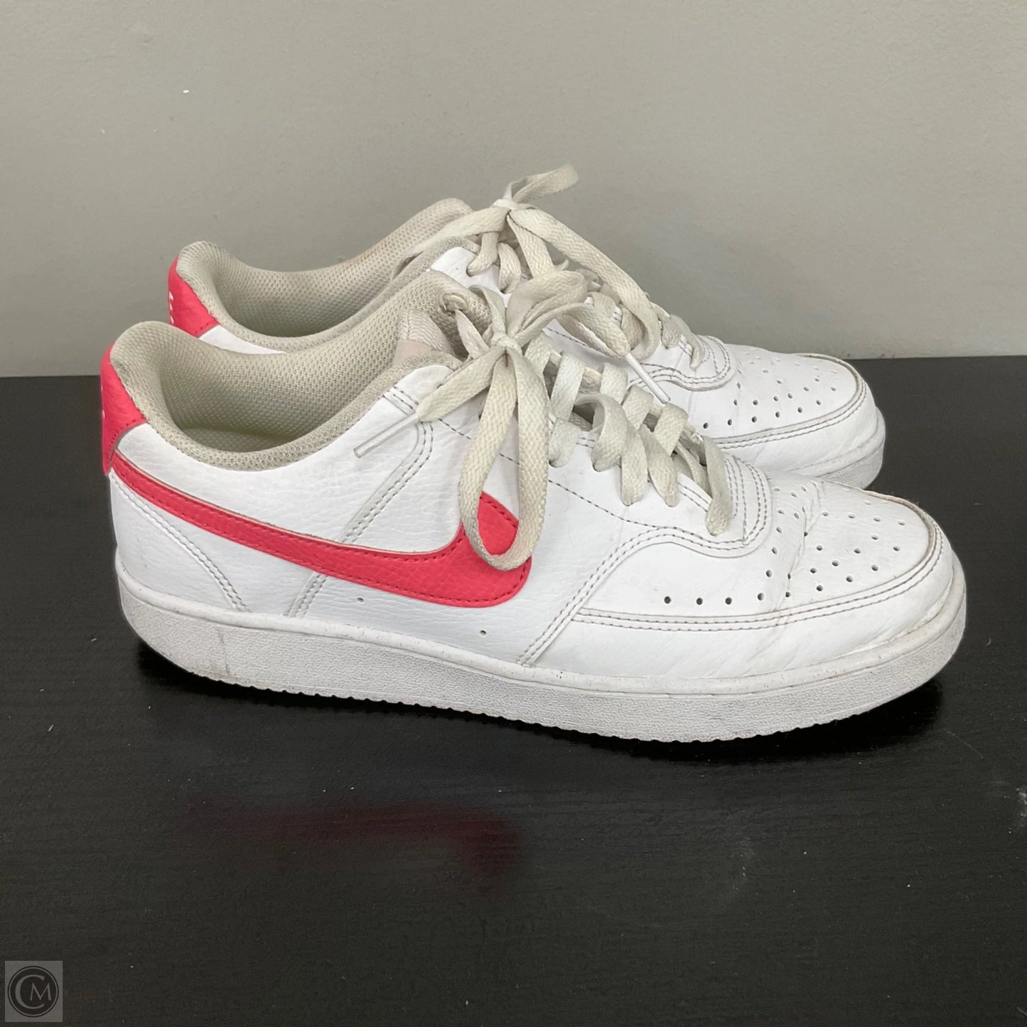 Shoes Athletic By Nike In White, Size: 9