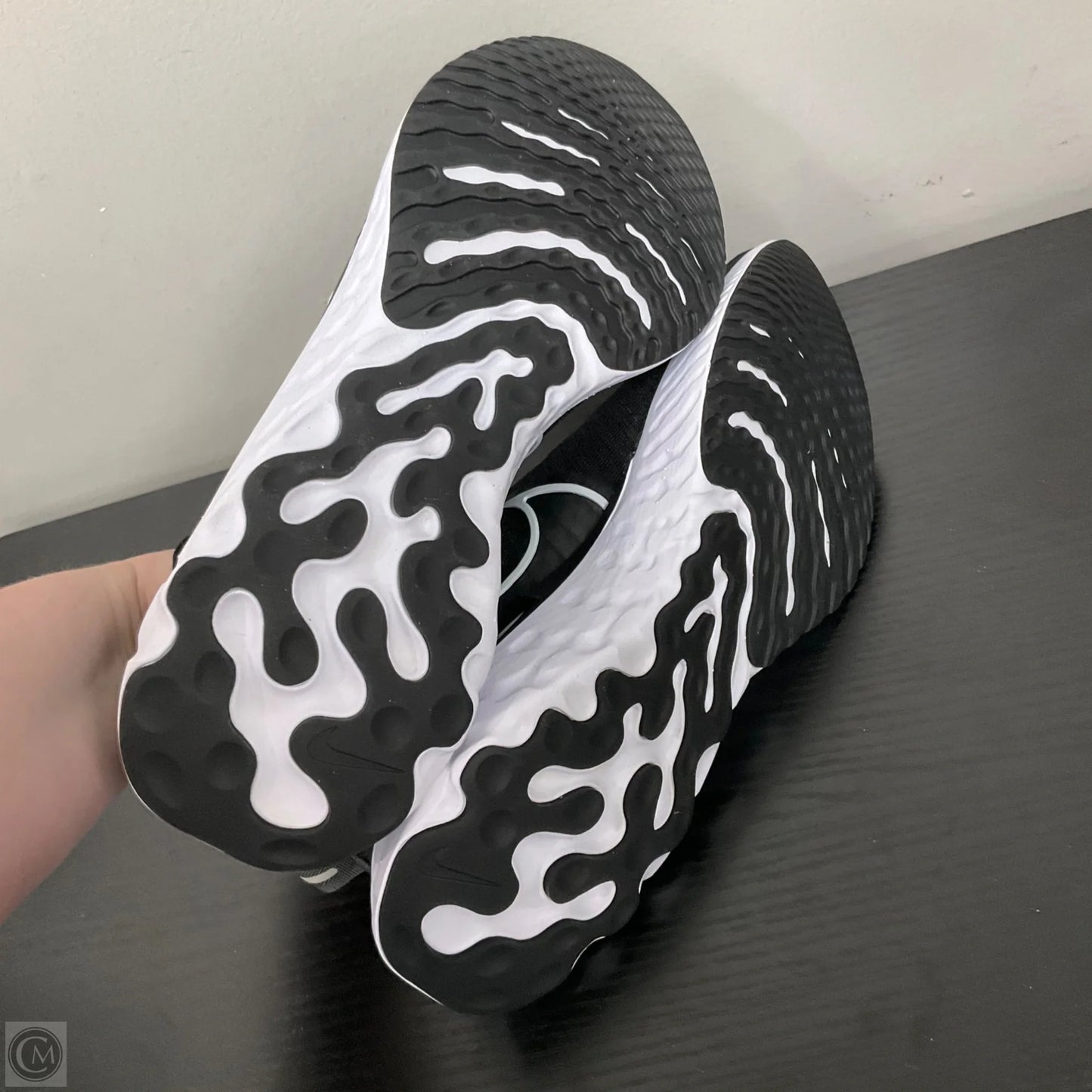Shoes Athletic By Nike In Black & White, Size: 9