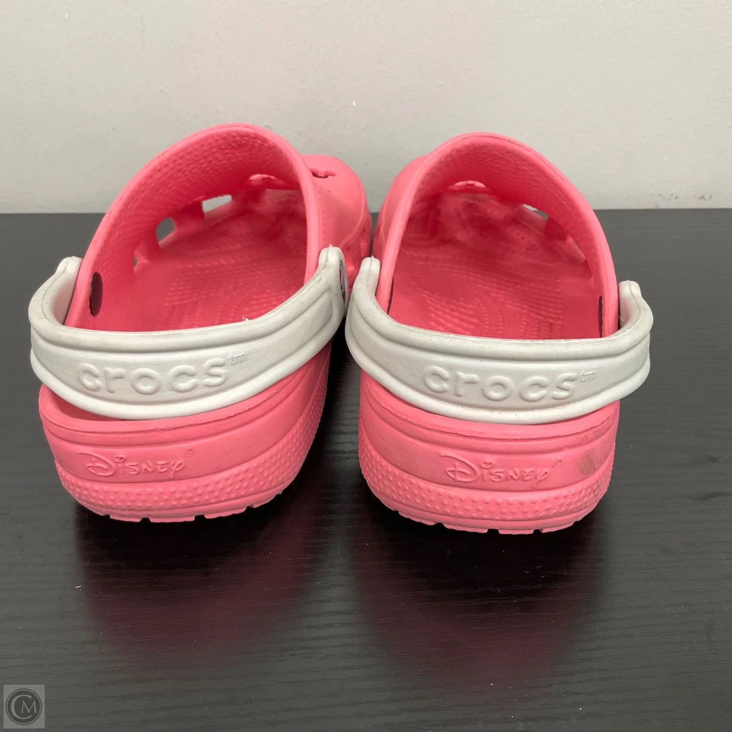 Shoes Flats By Crocs In Pink, Size: 5