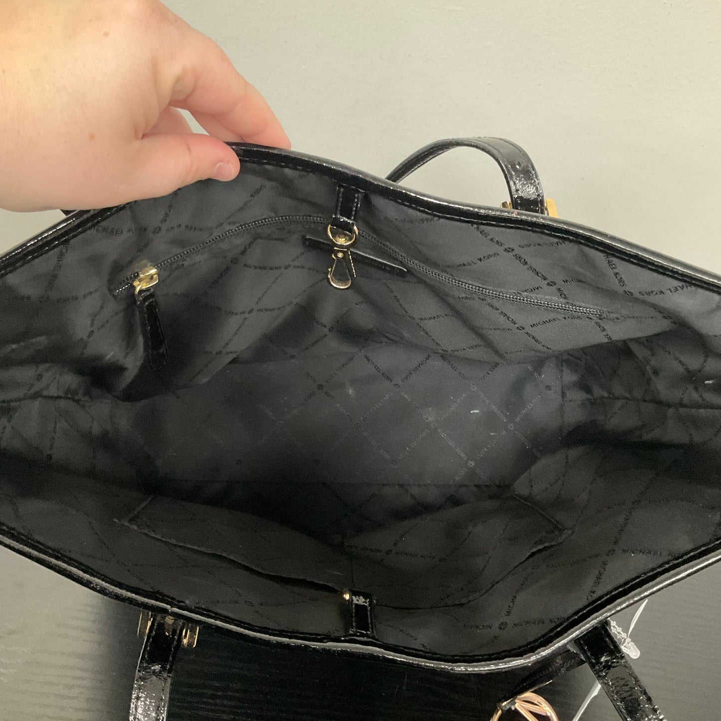 Handbag Designer By Michael Kors In Black, Size:Medium