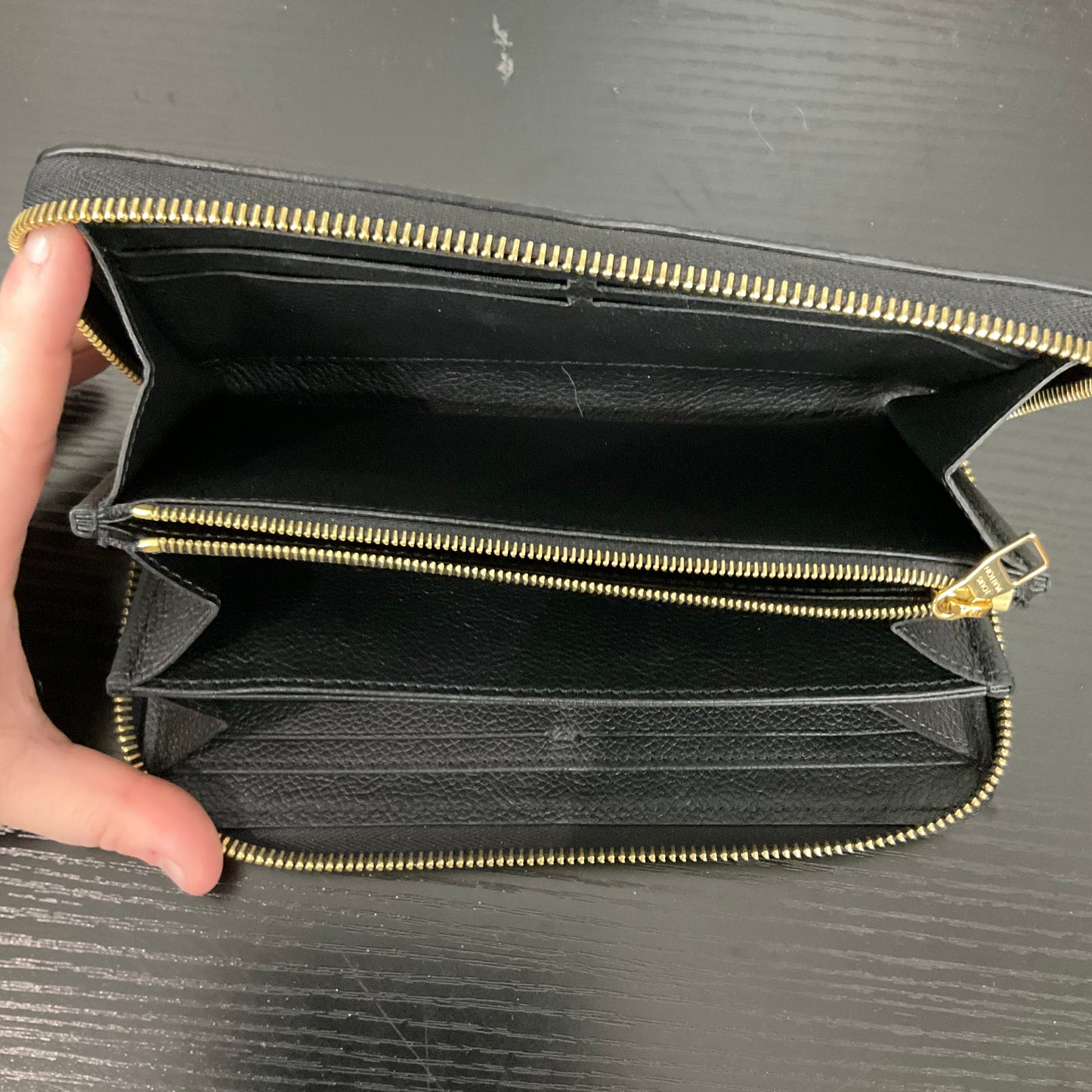 Zippy Wallet Luxury Designer By Louis Vuitton In Black & Cream, Size:Large
