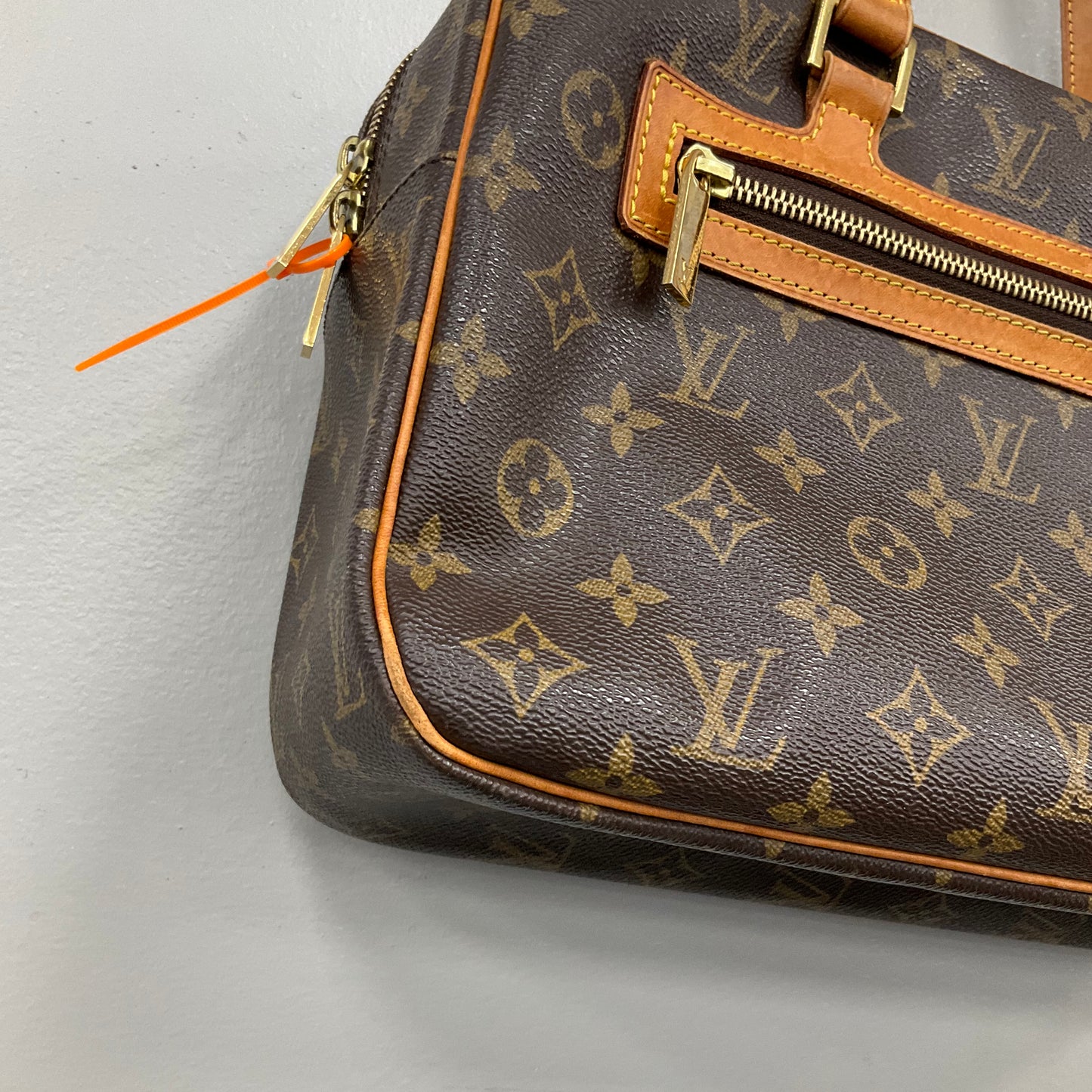 Handbag Luxury Designer By Louis Vuitton In Brown, Size:Medium