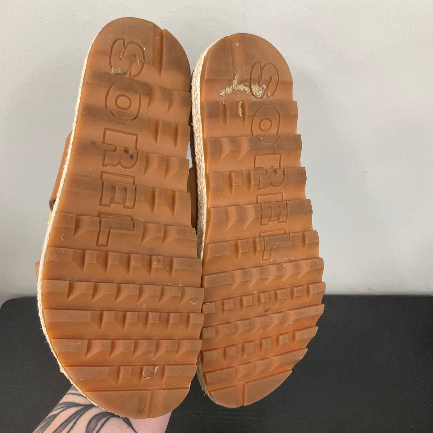 SANDALS FLATS by SOREL In BROWN, Size: 8.5