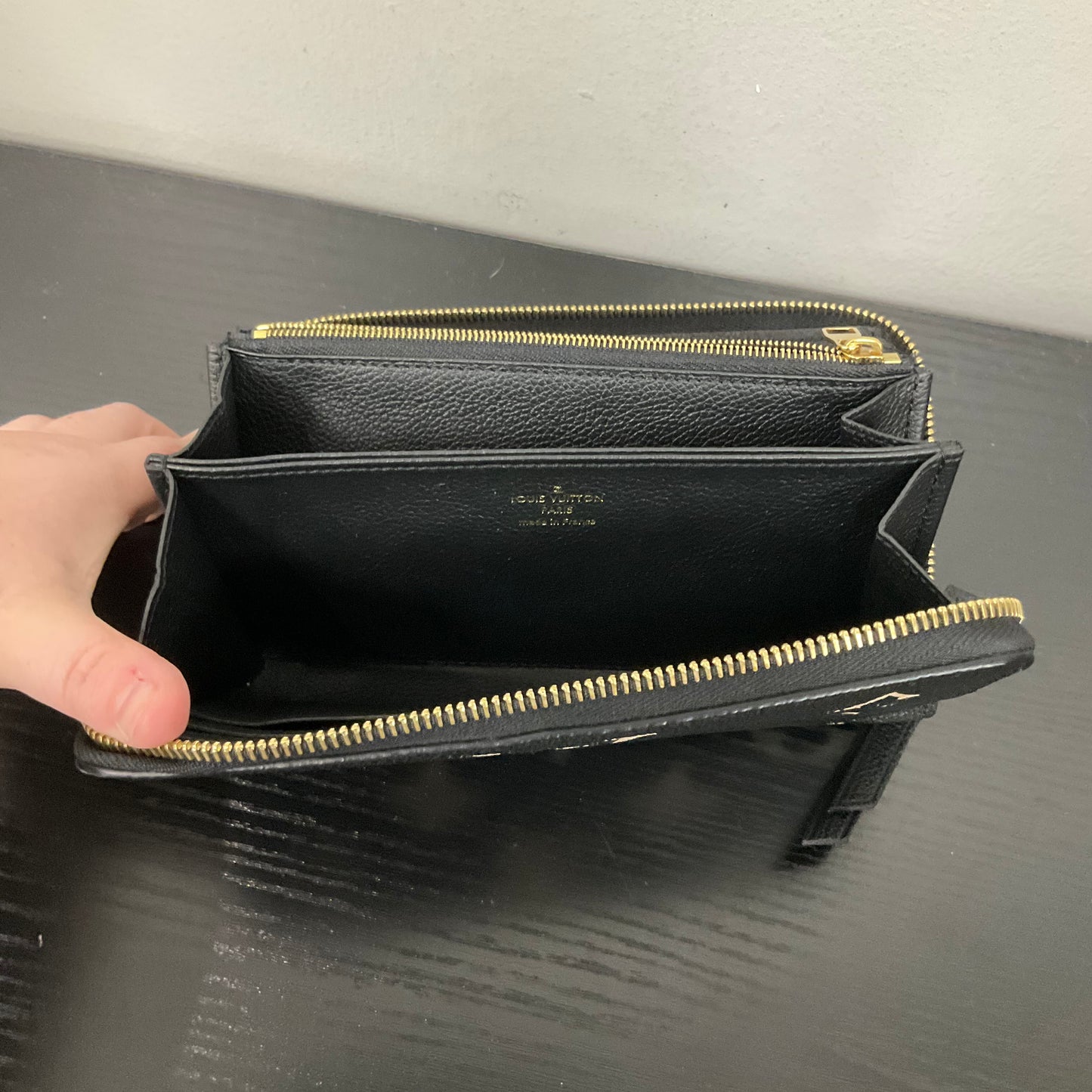 Zippy Wallet Luxury Designer By Louis Vuitton In Black & Cream, Size:Large