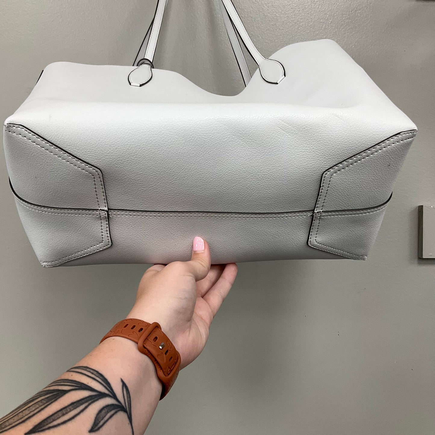 Handbag Designer By Kate Spade In White, Size:Large