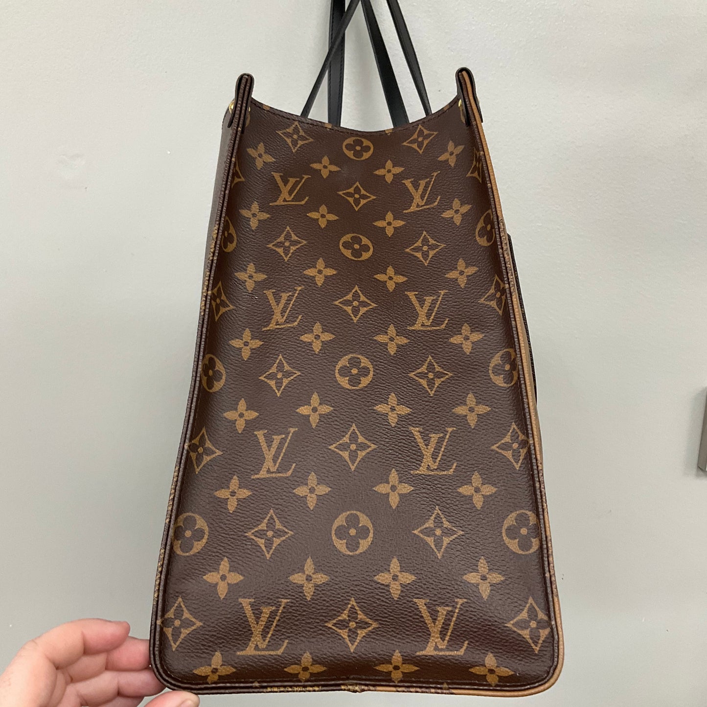ONTHEGO Tote Luxury Designer By Louis Vuitton In Brown, Size:Large