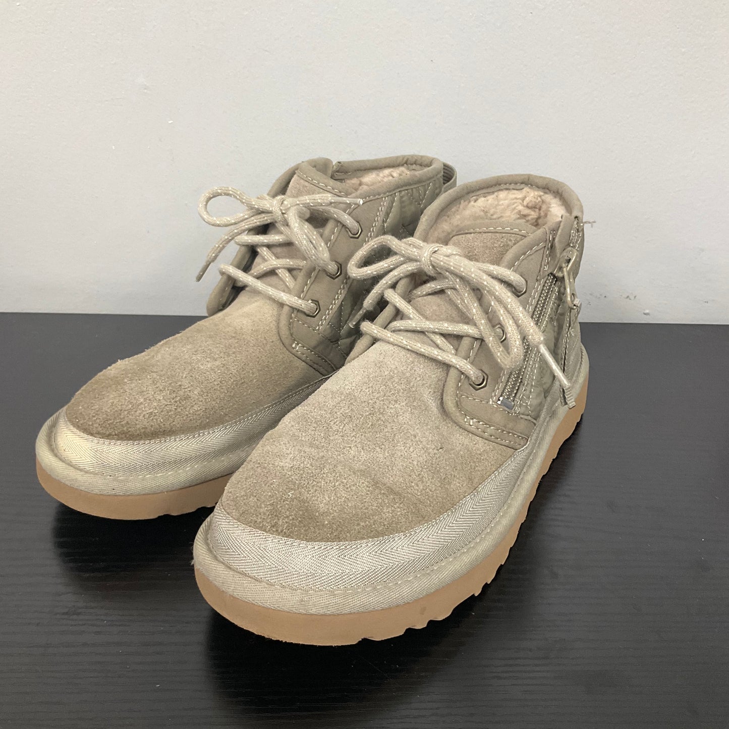 BOOTS DESIGNER by UGG In GREEN, Size: 8