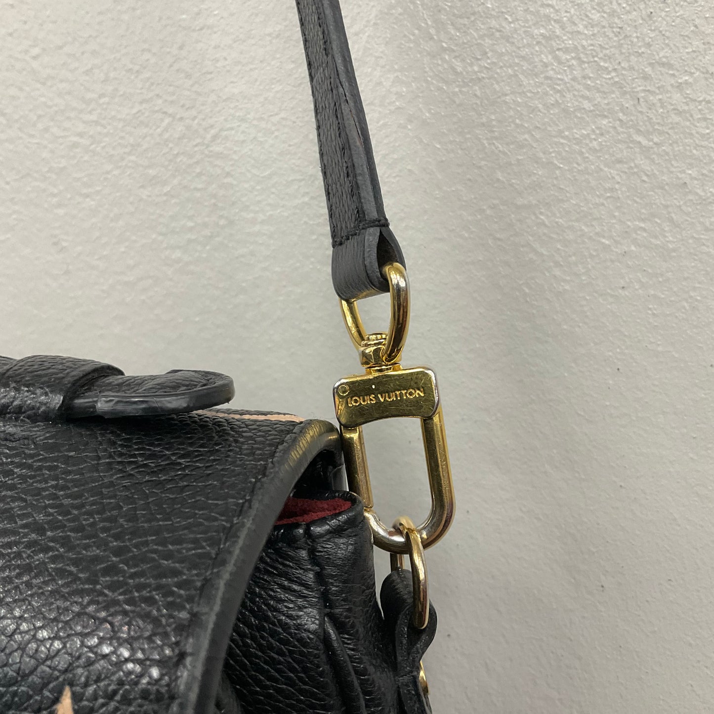 Pochette Metis Crossbody Luxury Designer By Louis Vuitton In Black & Cream, Size:Medium