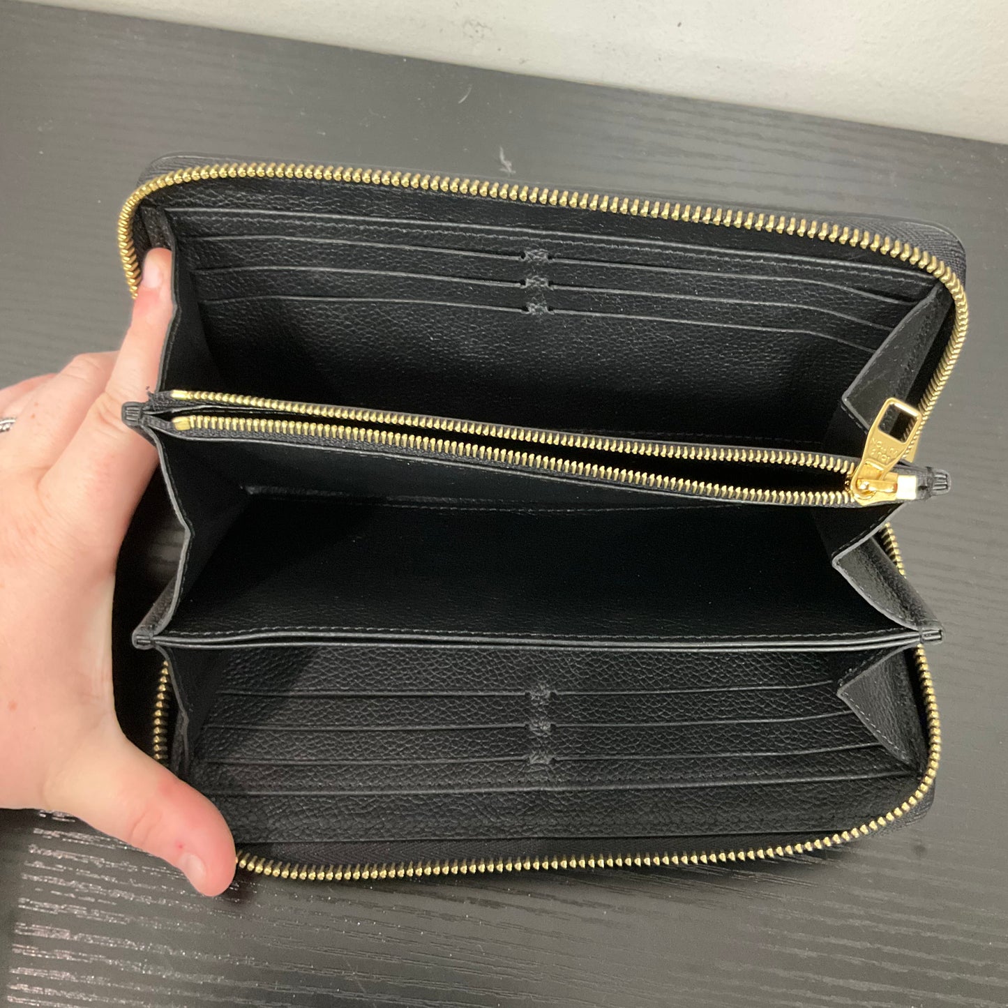 Zippy Wallet Luxury Designer By Louis Vuitton In Black & Cream, Size:Large