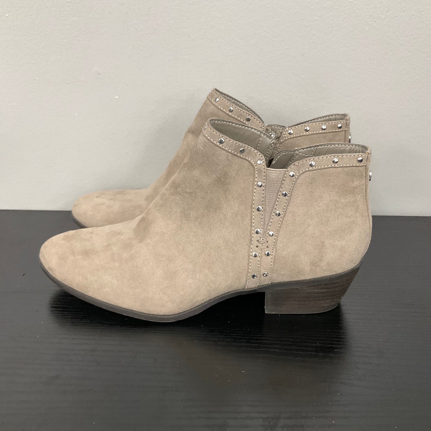 BOOTS ANKLE HEELS by SAM EDELMAN In TAN, Size: 8.5