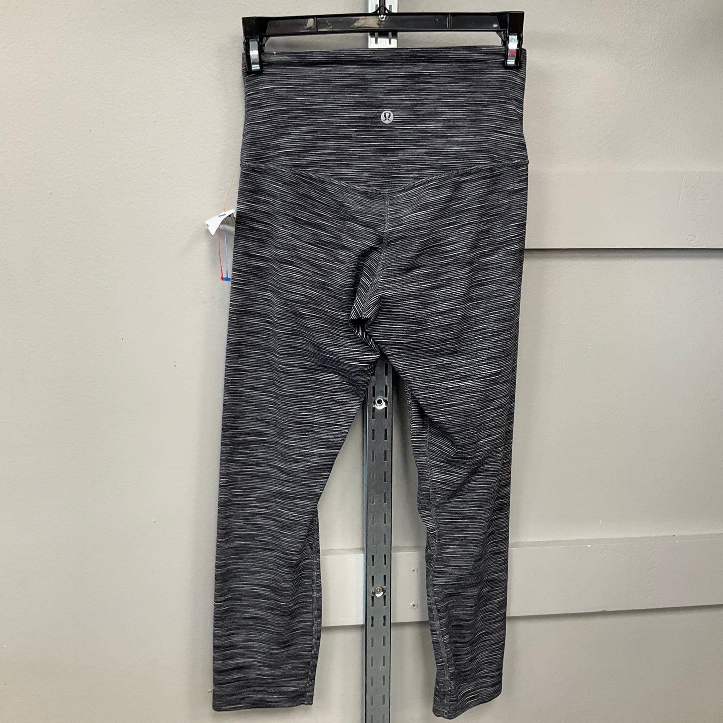 ATHLETIC LEGGINGS CAPRIS by LULULEMON In GREY, Size: 4