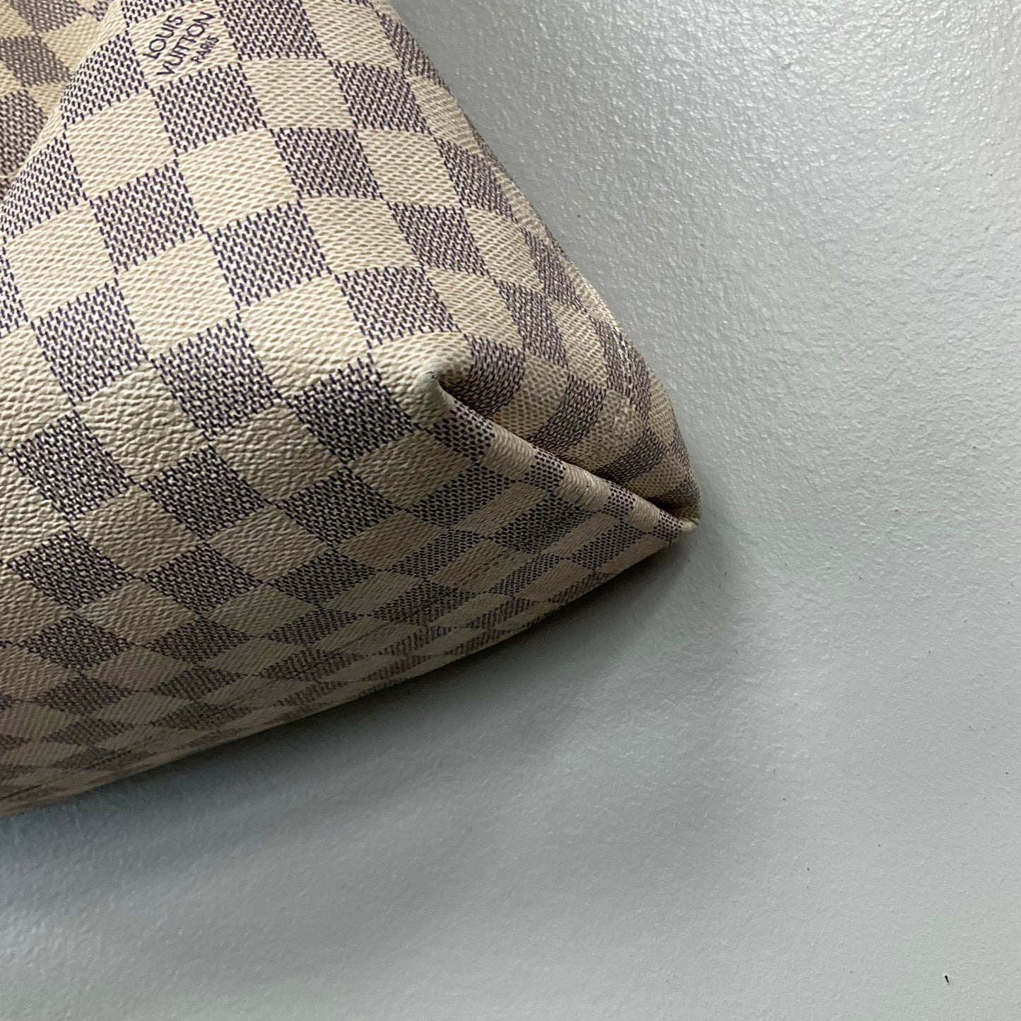 Handbag Luxury Designer By Louis Vuitton In Checkered Pattern, Size:Medium