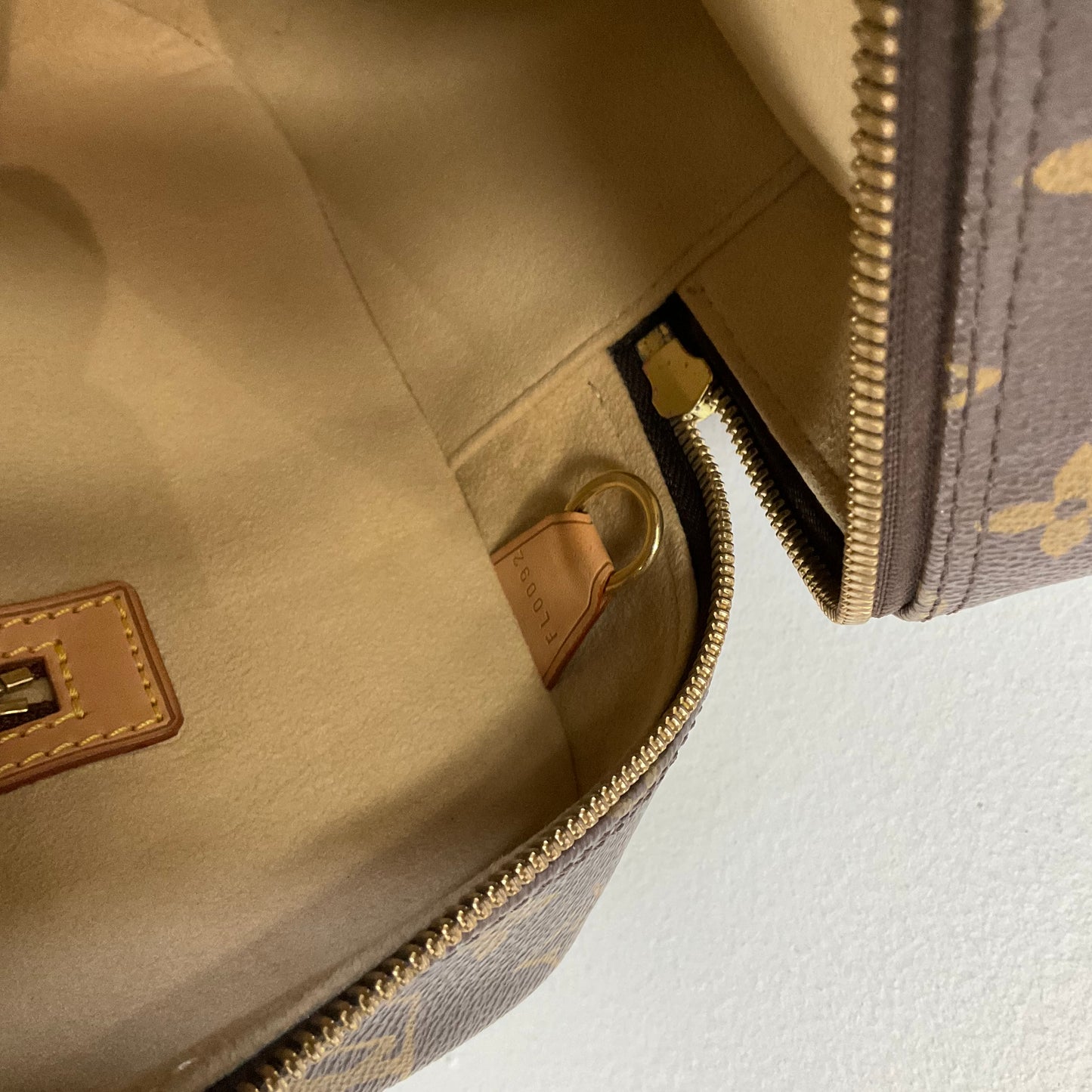 Handbag Luxury Designer By Louis Vuitton In Brown, Size:Medium