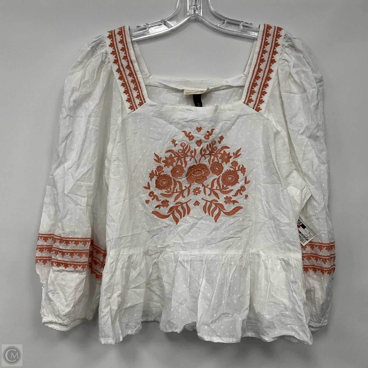 Top Long Sleeve By Universal Thread In White, Size: Xl