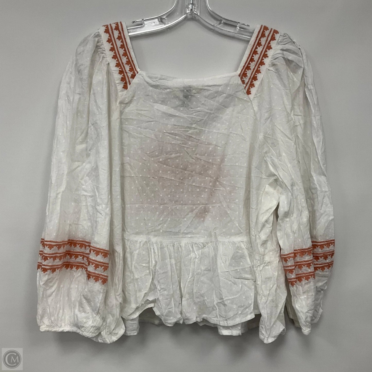 Top Long Sleeve By Universal Thread In White, Size: Xl