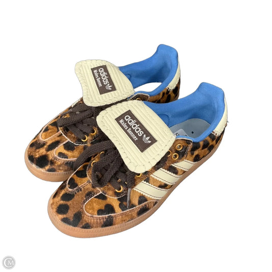 Shoes Sneakers By Adidas In Animal Print, Size: 5