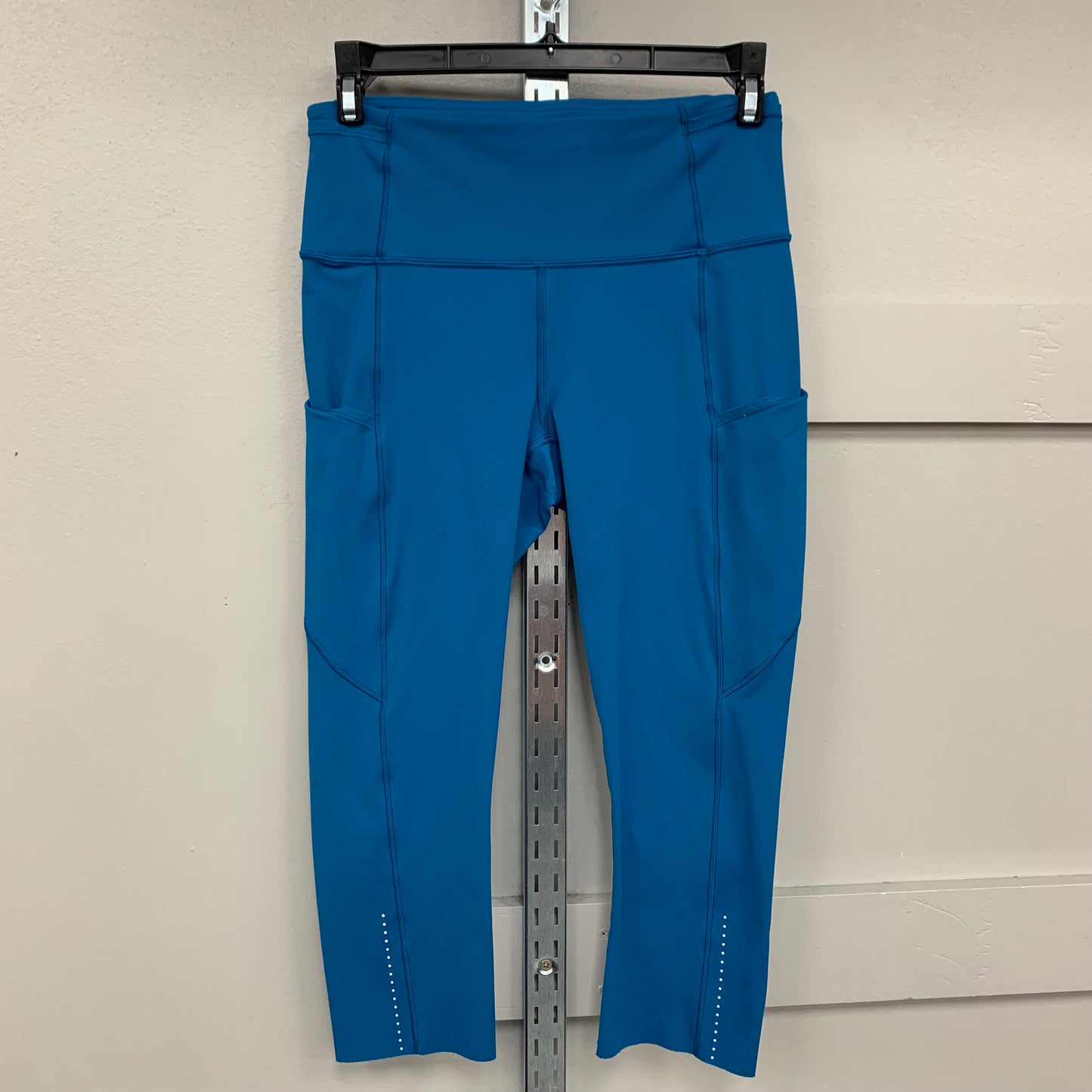 Athletic Leggings Capris By Lululemon In Blue, Size: 6