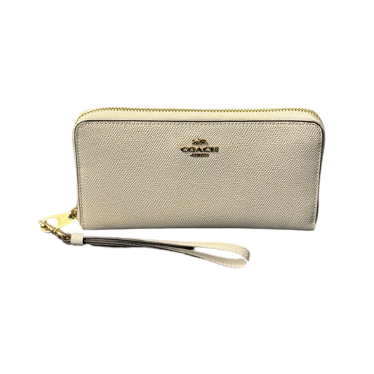 Wristlet Designer By Coach, Size: Medium