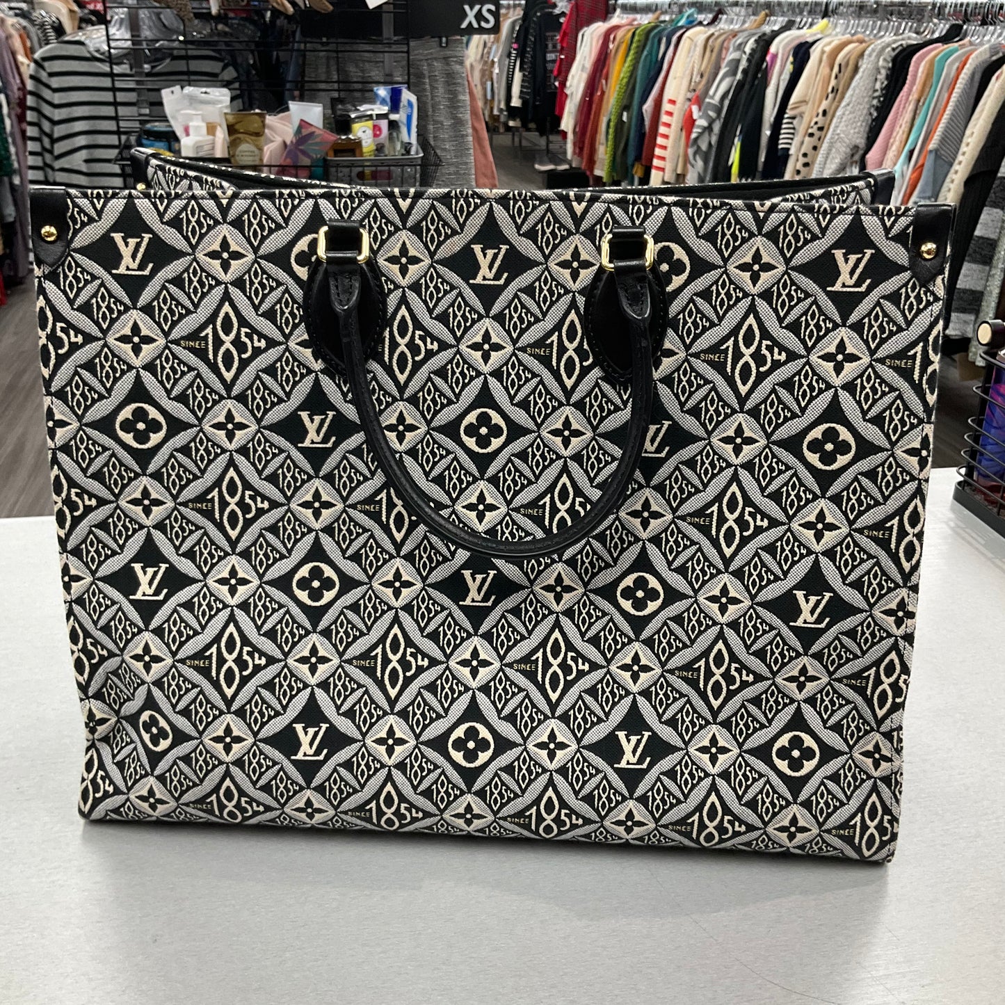 Tote Luxury Designer By Louis Vuitton, Size: Large