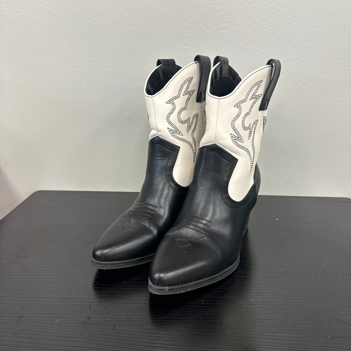 Boots Western By Soda In Black & White, Size: 7.5