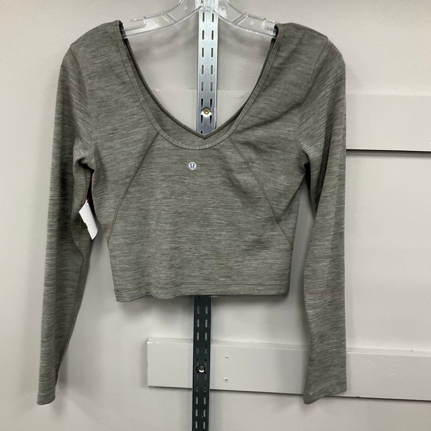 Athletic Top Long Sleeve Crewneck By Lululemon In Grey, Size: 8