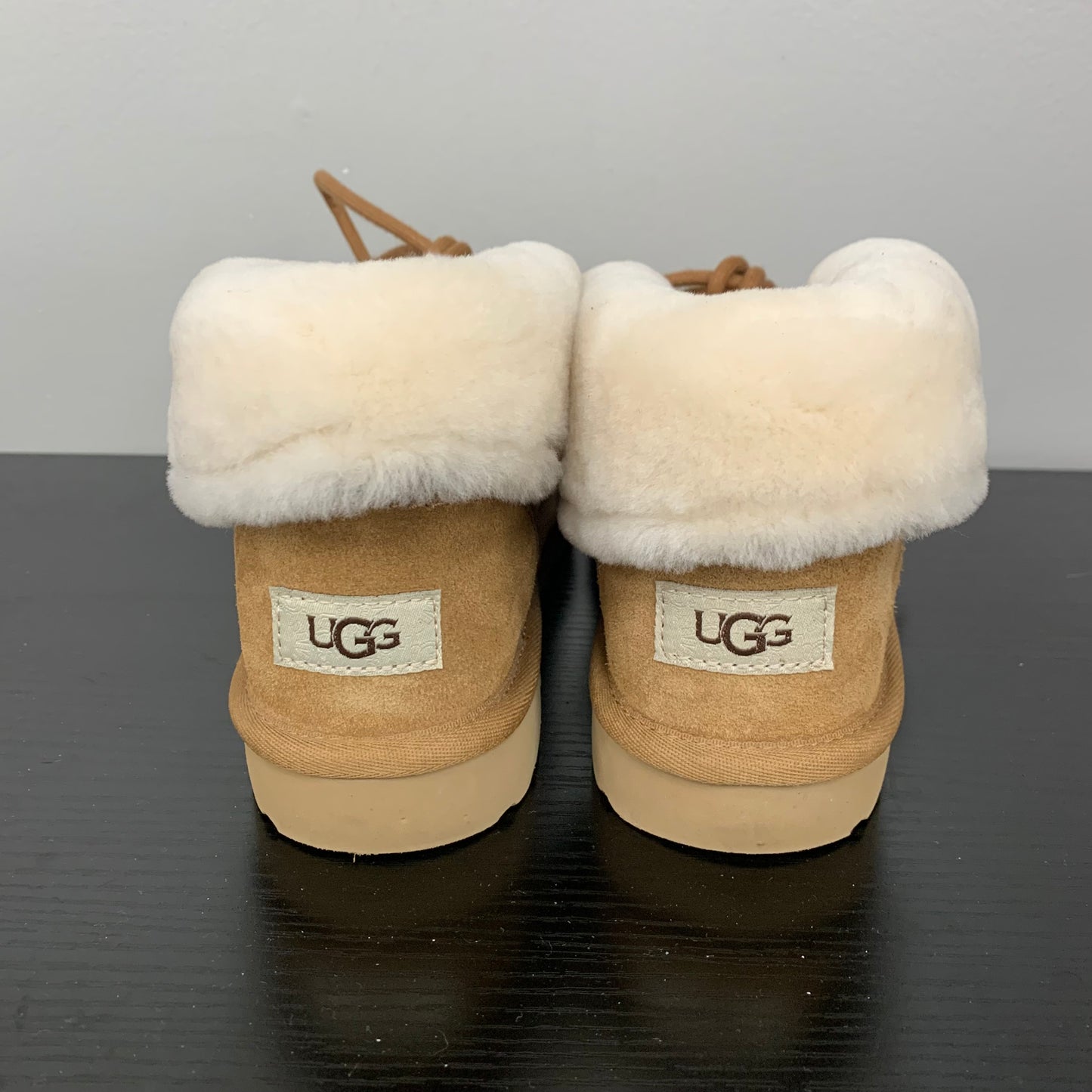 Shoes Designer By Ugg In Brown, Size: 8