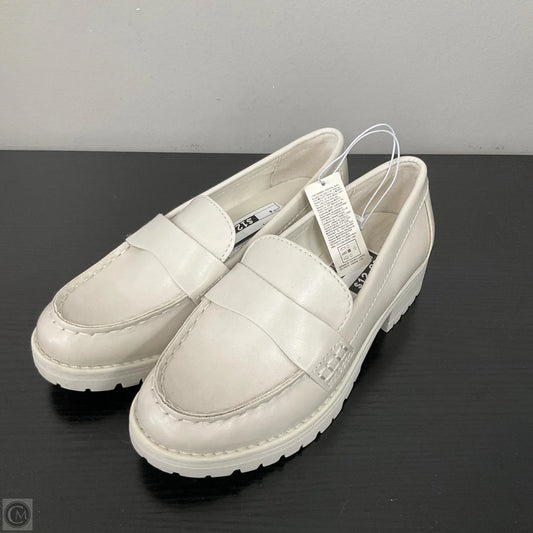 Shoes Flats By Old Navy In Cream, Size: 6