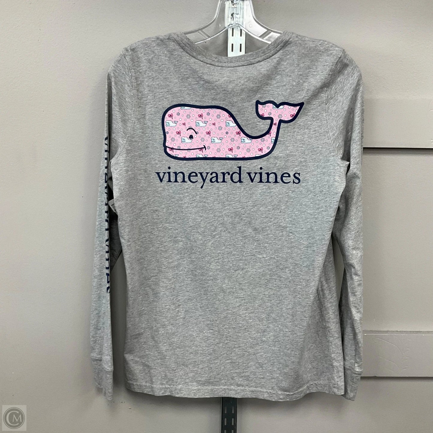 Top Long Sleeve By Vineyard Vines In Grey, Size: S