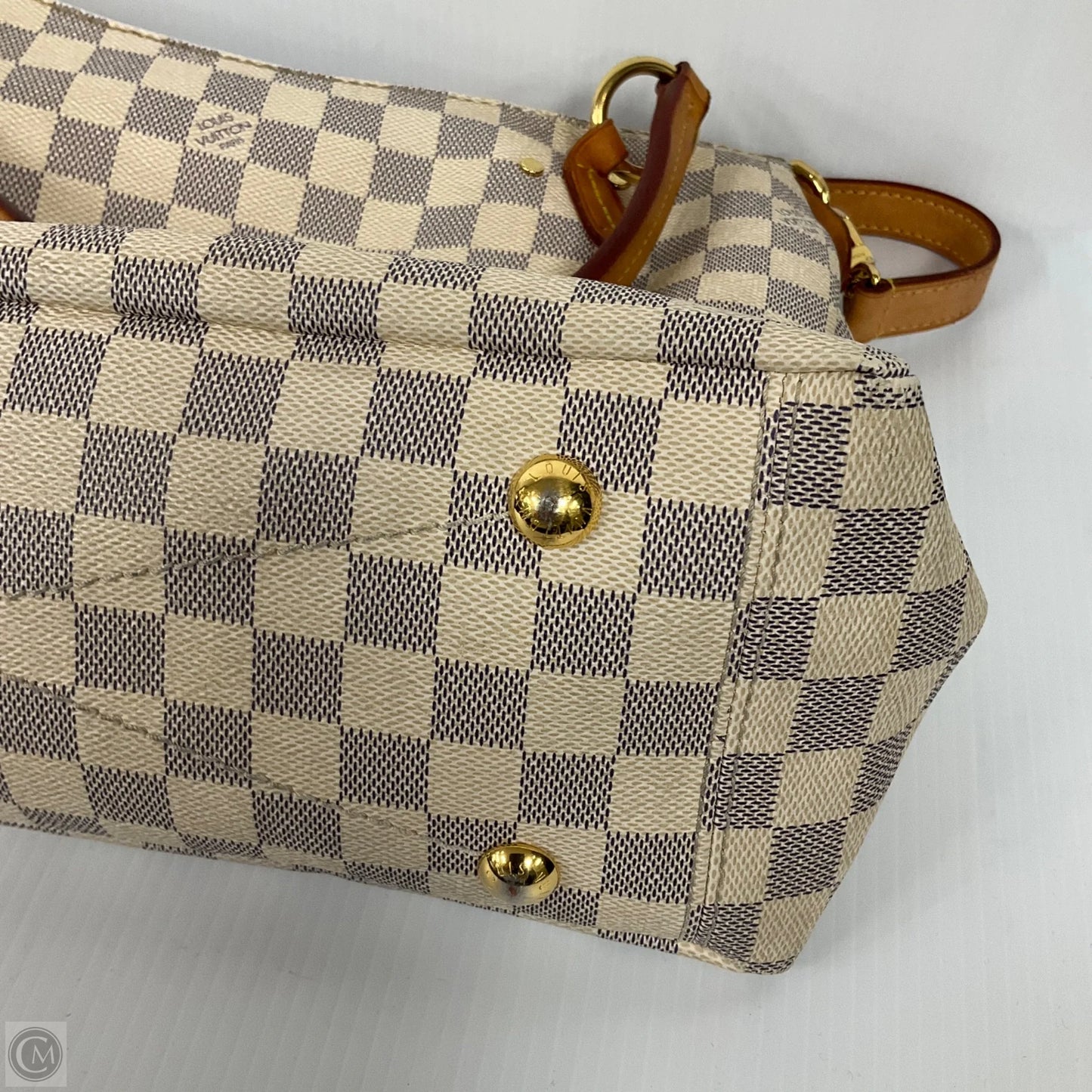 Handbag Luxury Designer By Louis Vuitton, Size: Medium