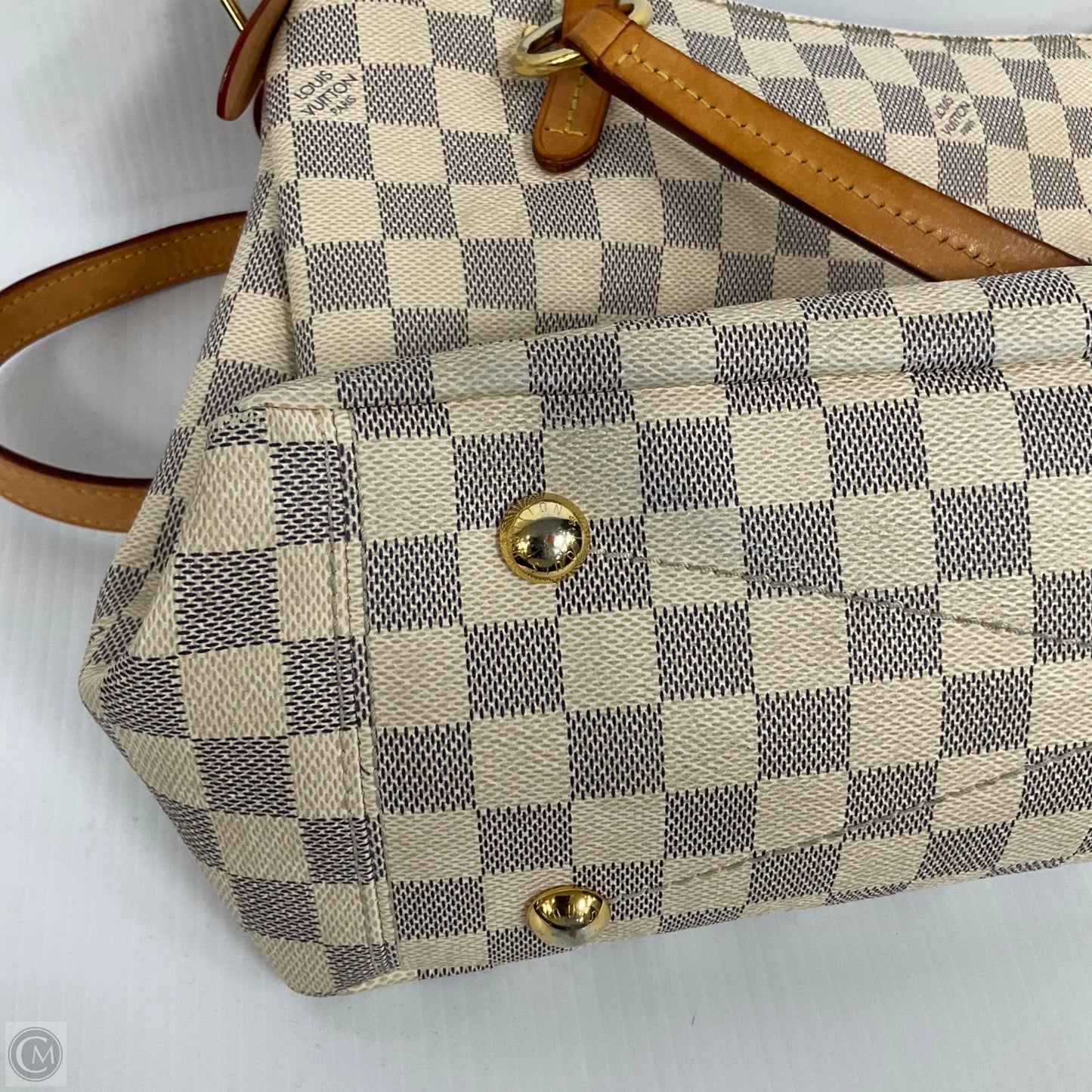 Handbag Luxury Designer By Louis Vuitton, Size: Medium