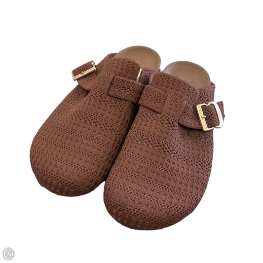Shoes Flats By Skechers In Brown, Size: 8