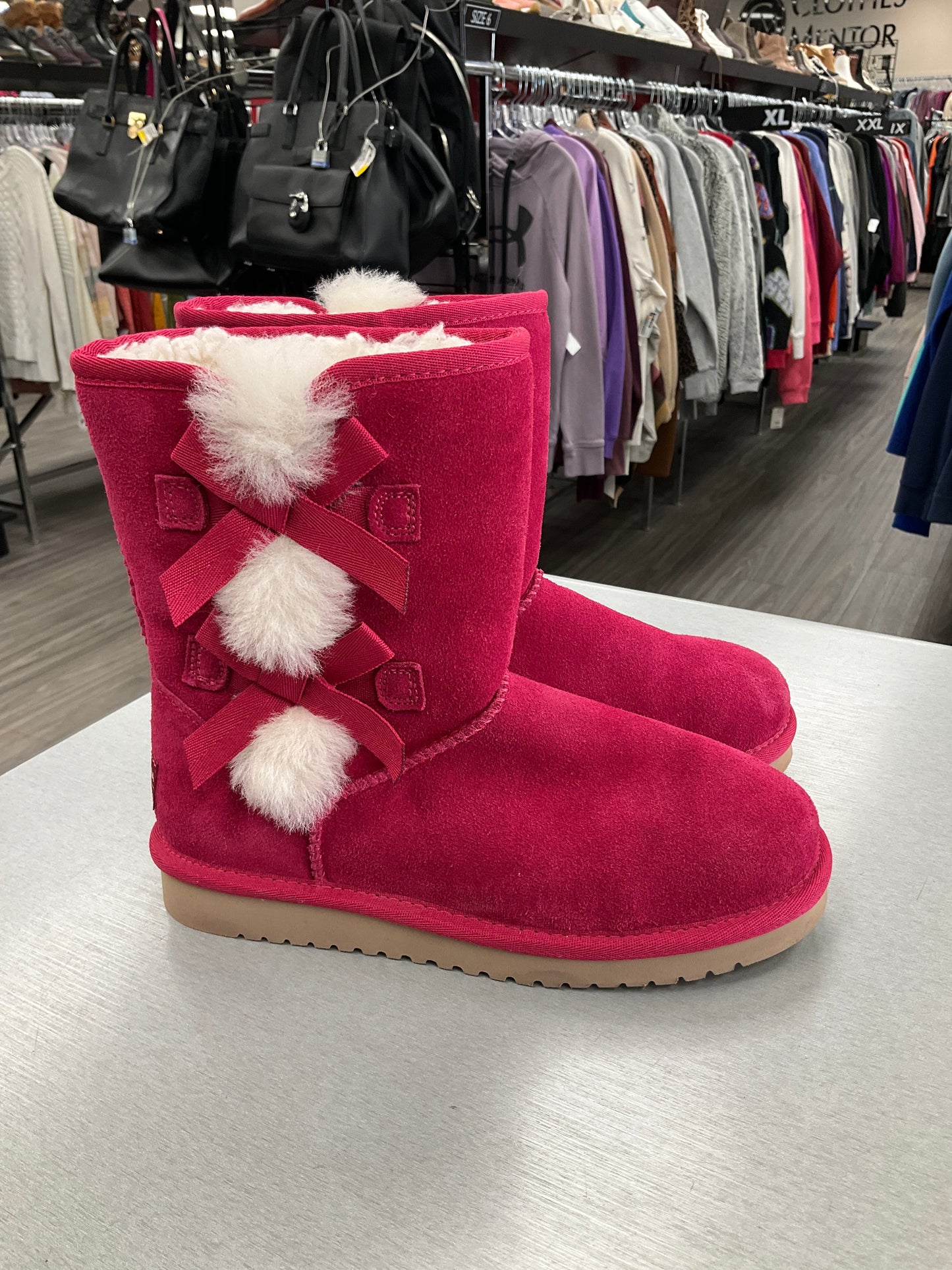 Boots Snow By Koolaburra By Ugg In Magenta, Size: 6