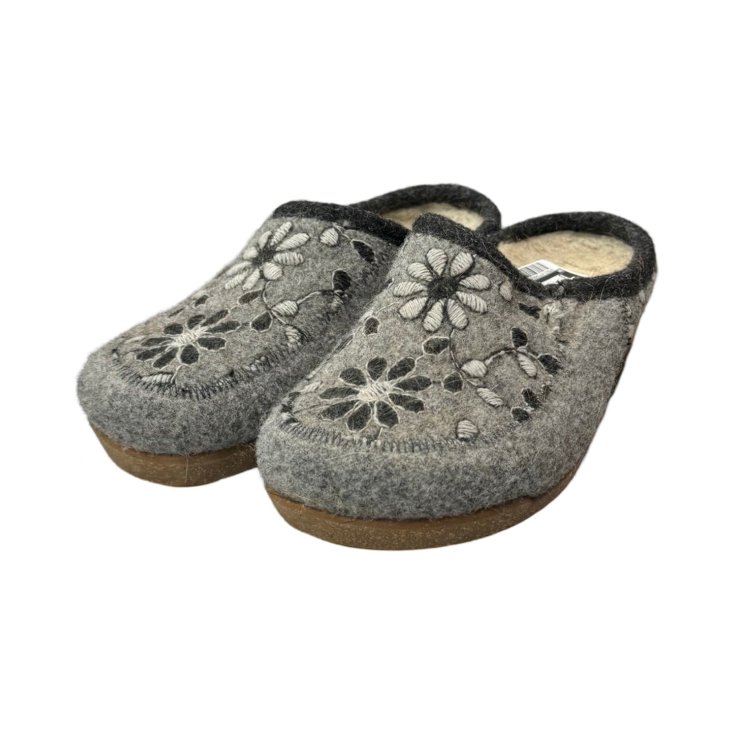 Shoes Flats By Taos In Grey, Size: 5.5